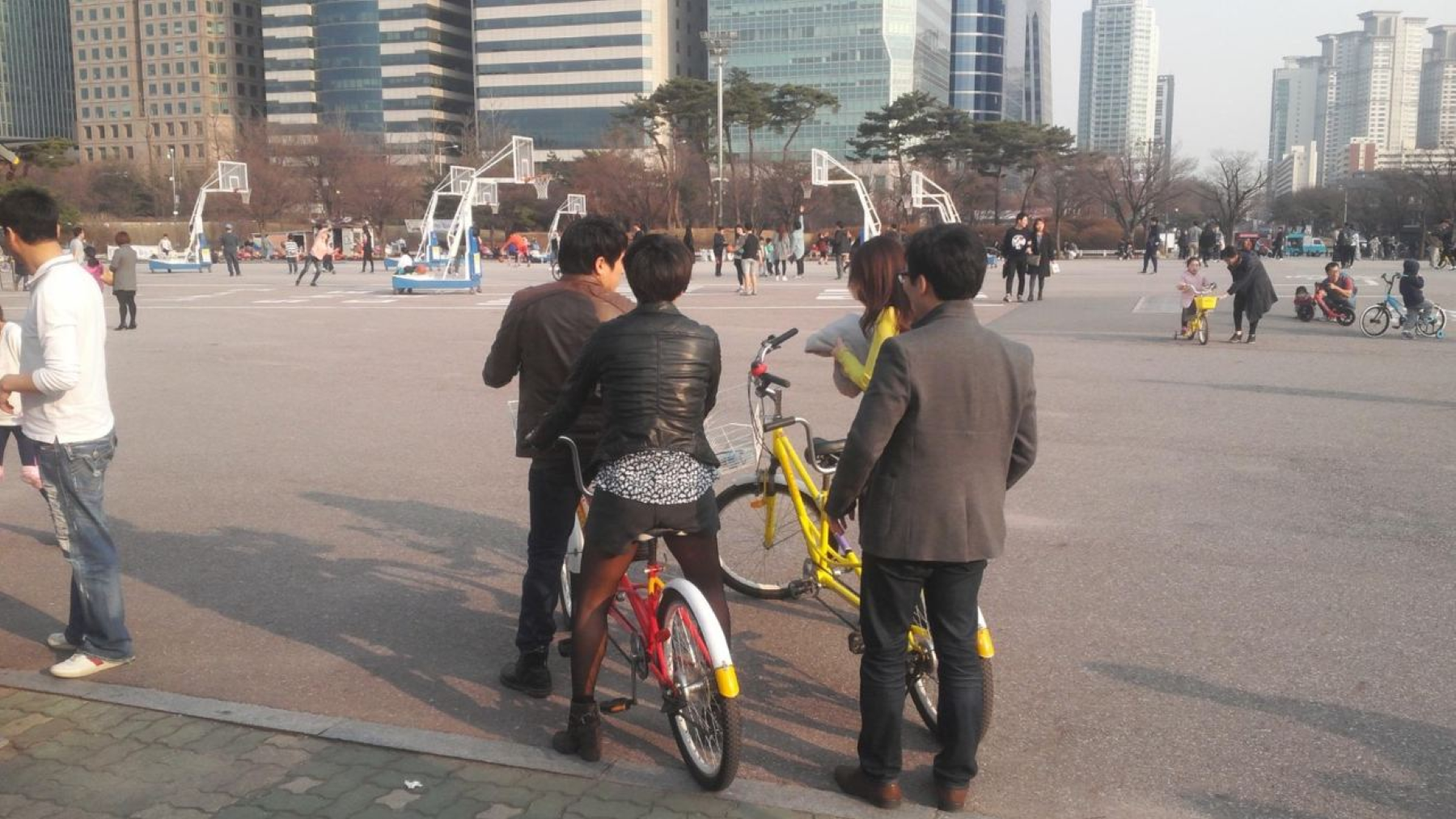 A sports area where even the older generation opts for maximally communal activities — such as tandem bicycles
