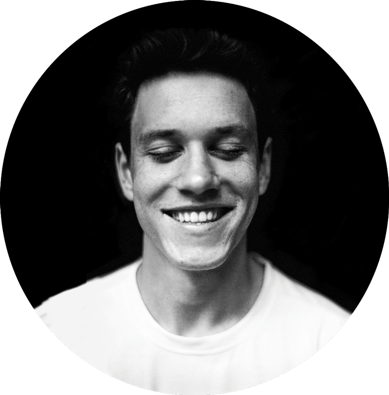 Денис - молодий письменник