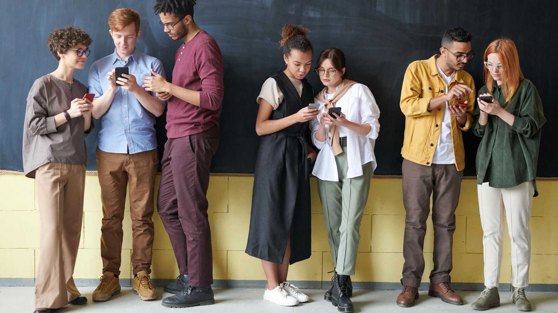 Контент який змінює нас: чи знаєш ти, ким стаєш?